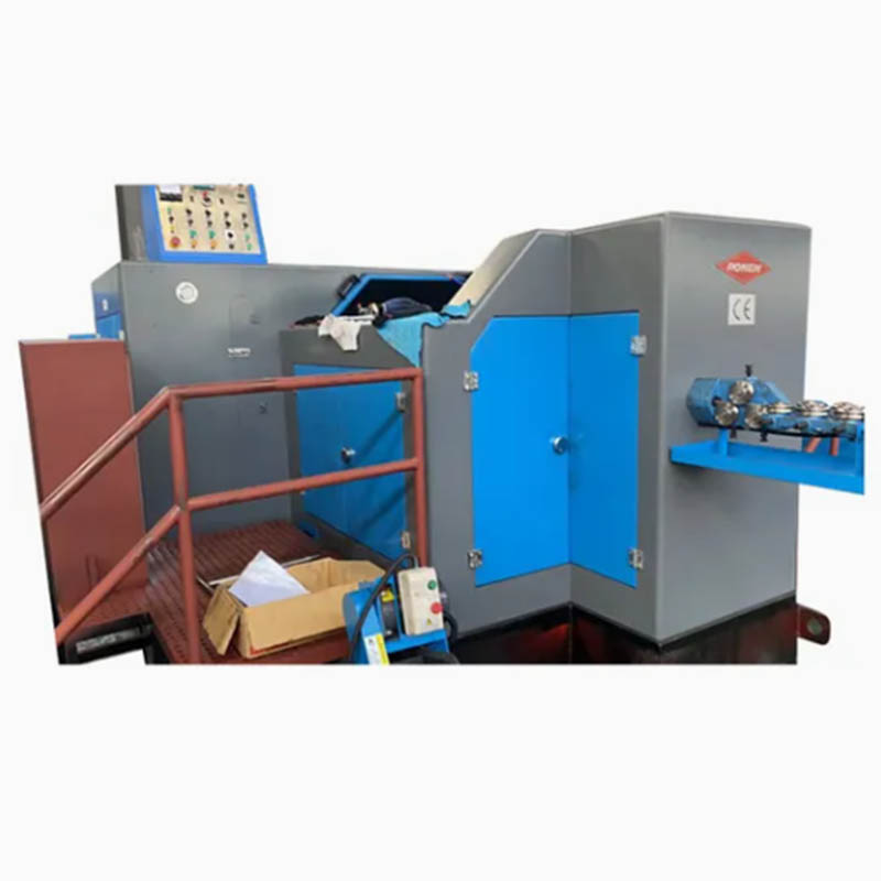 Máquina de fabricação automática de parafusos